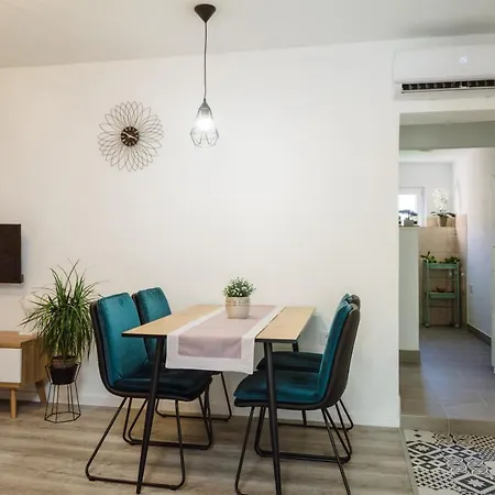 **stone House ** Center ** Old Town Apartment