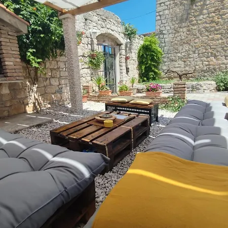 **stone House ** Center ** Old Town Apartment