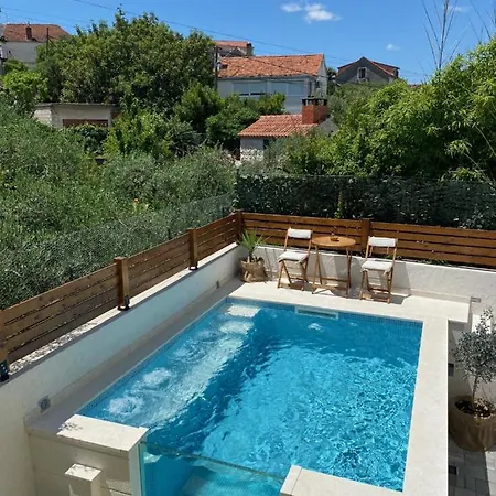 **stone House ** Center ** Old Town Apartment