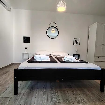 **stone House ** Center ** Old Town Apartment
