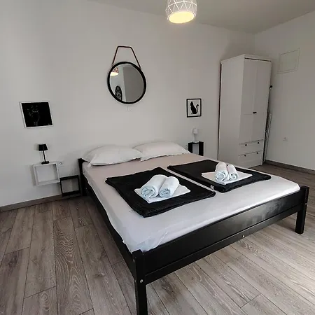 Apartment **stone House ** Center ** Old Town