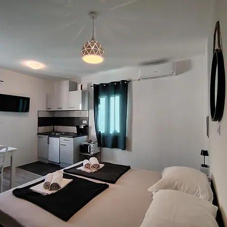**stone House ** Center ** Old Town Apartment *
