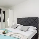 **stone House ** Center ** Old Town Appartement