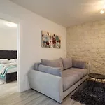 **stone House ** Center ** Old Town Appartement Trogir