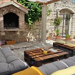 **stone House ** Center ** Old Town Appartement Trogir