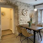 Appartement **stone House ** Center ** Old Town