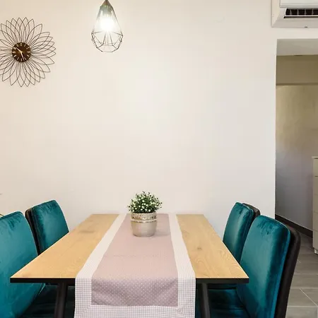 דירה **stone House ** Center ** Old Town *